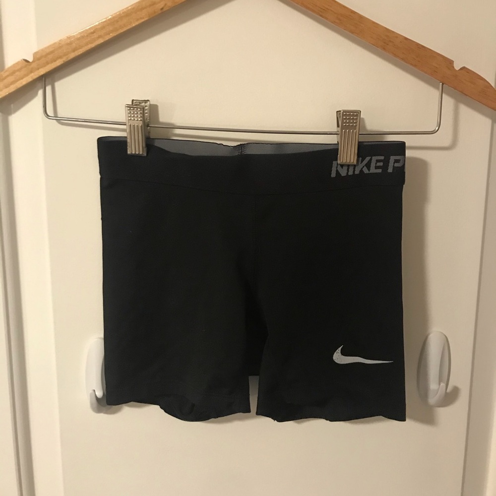 Kids black Nike Pros